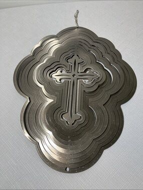 Metal Cross Crucifix Wind Spinner
Sparkly Silver Metal Design
Whirligig